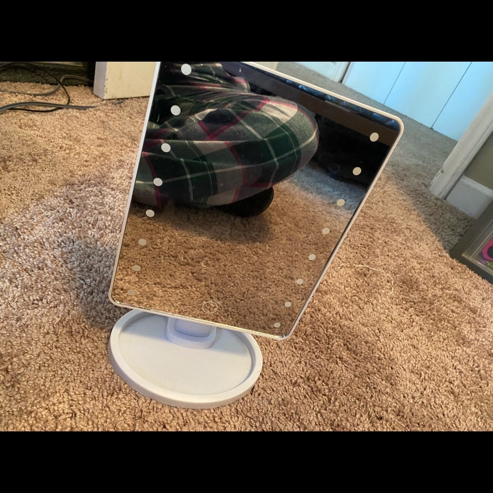 Touchscreen makeup vanity